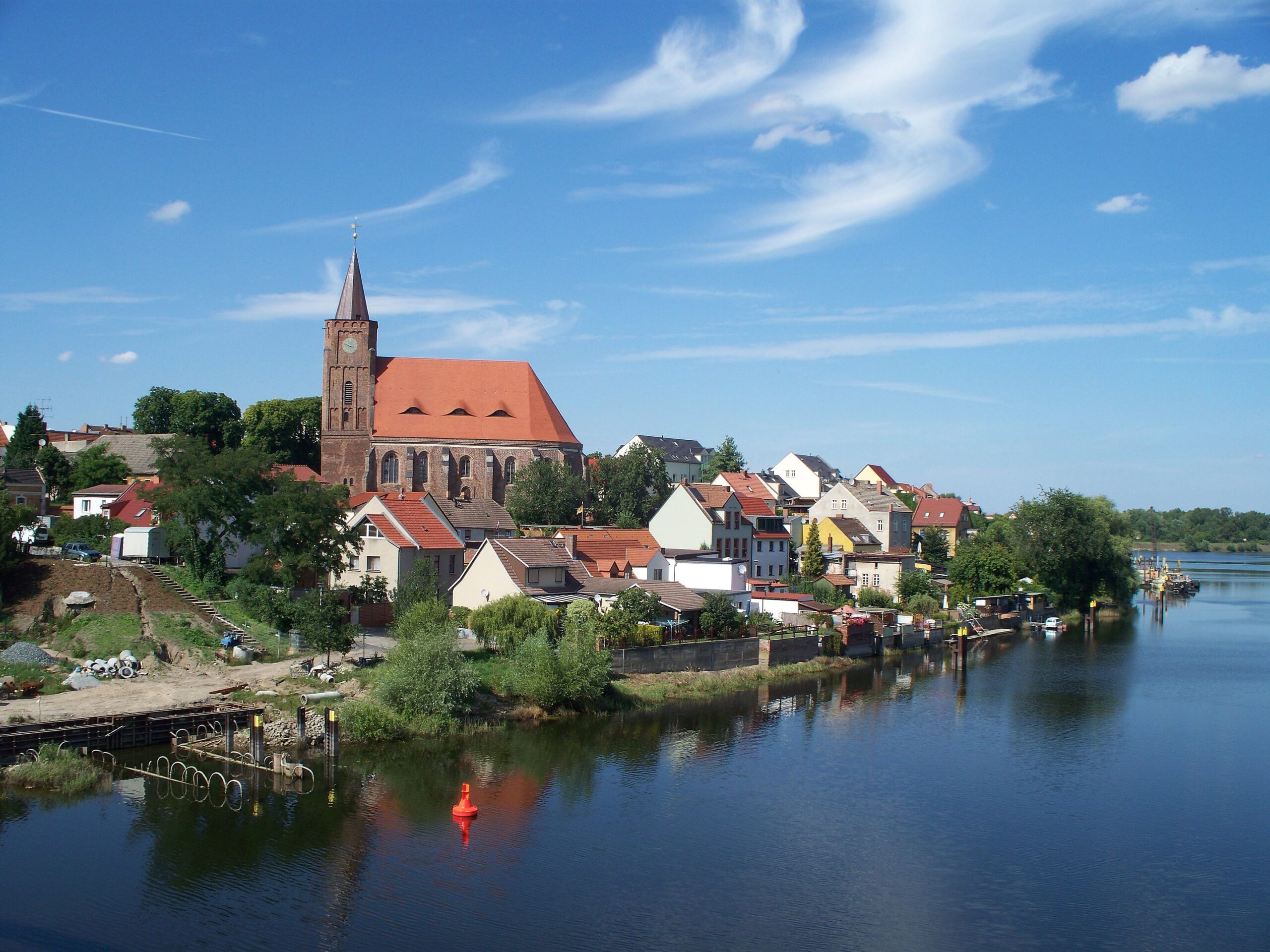 Nikolaikirche in Eisenhüttenstadt, Foto: Hamster3 (M. Bechmann), CC BY-SA 3.0, https://commons.wikimedia.org