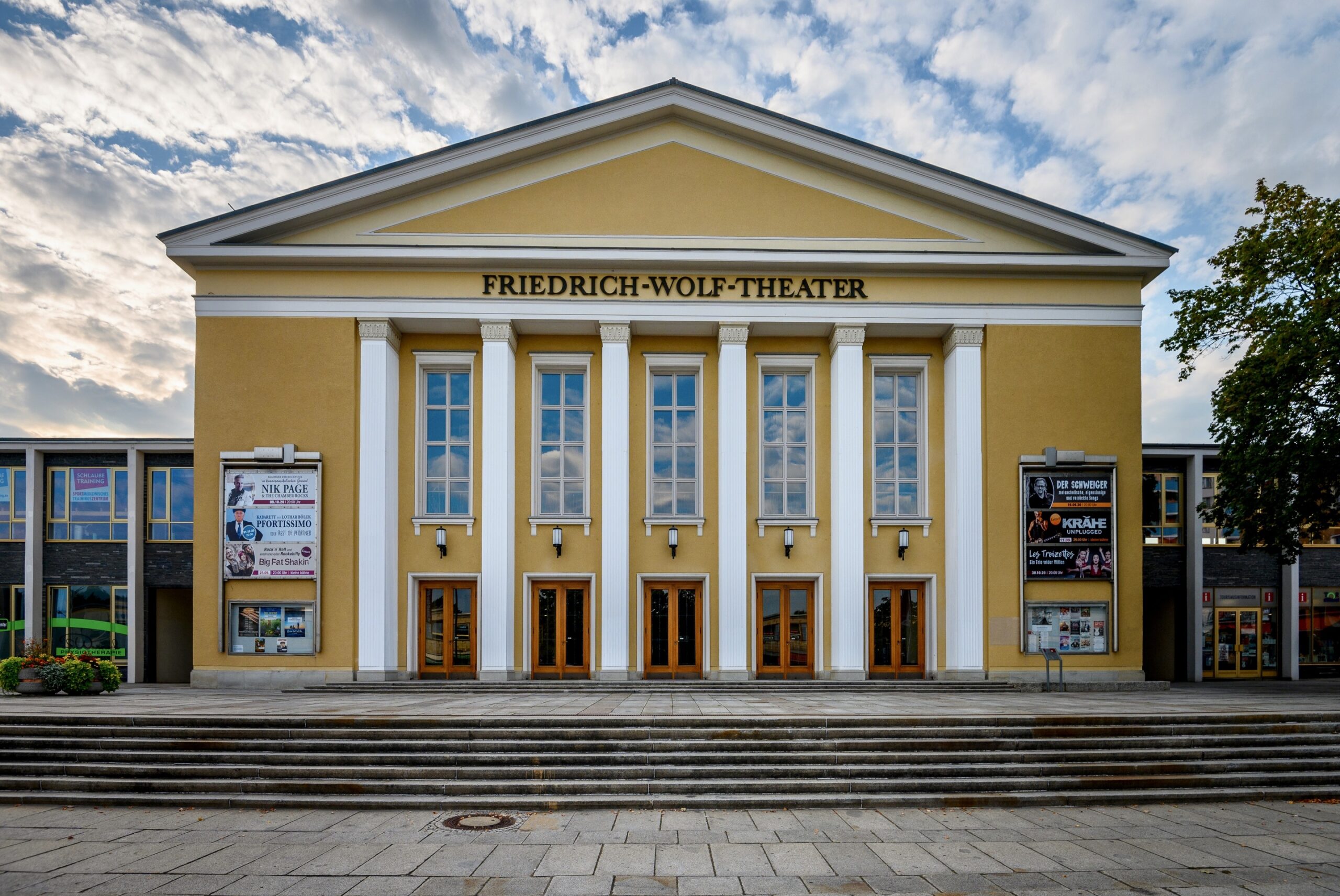 Friedrich-Wolf-Theater außen, Foto: Stadt Eisenhüttenstadt, Lizenz: Stadt Eisenhüttenstadt