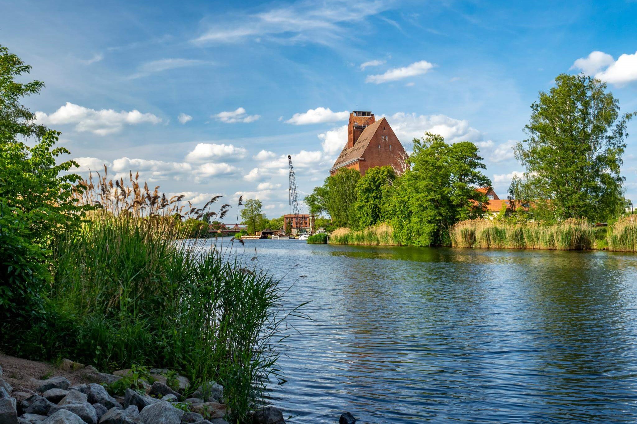 Uferweg am Oder-Spree-Kanal in Eisenhüttenstadt, Foto: Dominic Mocker, Lizenz: CC BY-ND
